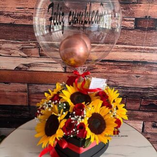 Corazón girasoles y rosas