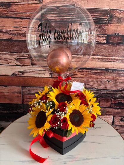 Corazón girasoles y rosas