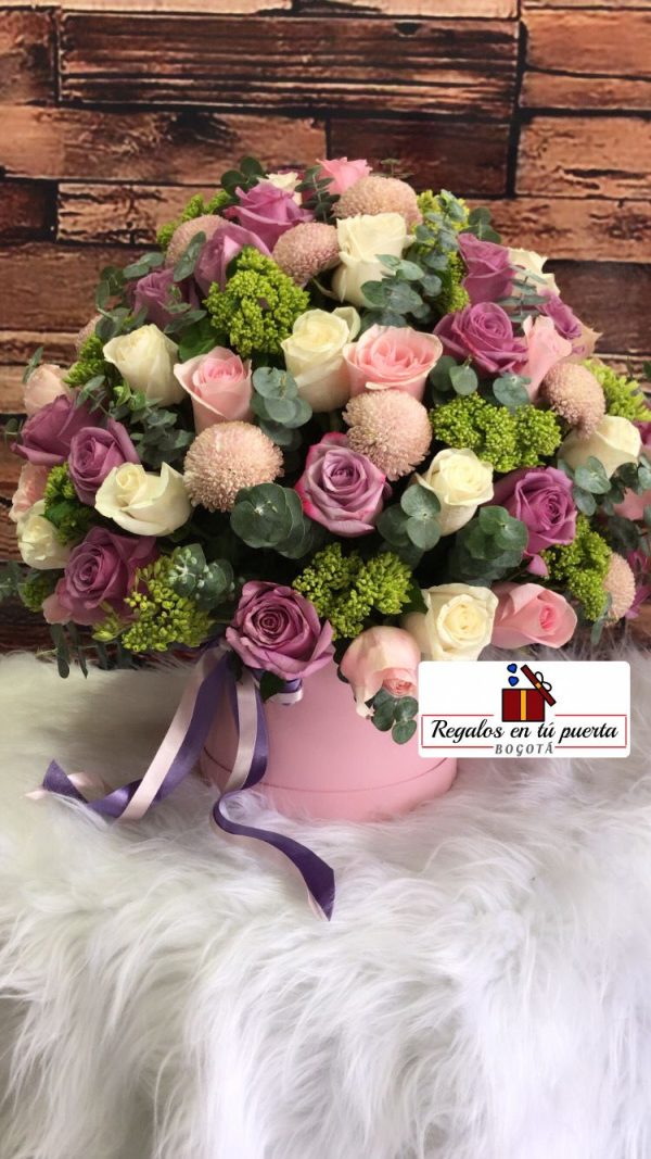 Caja de rosas golden - Imagen 2